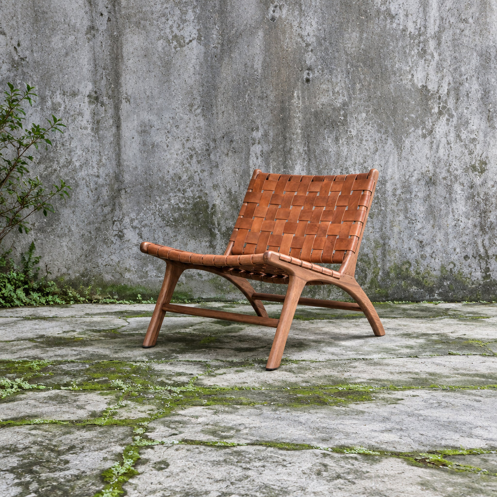Poltrona decorativa in vera pelle intrecciata a mano con struttura in legno massello per soggiorno